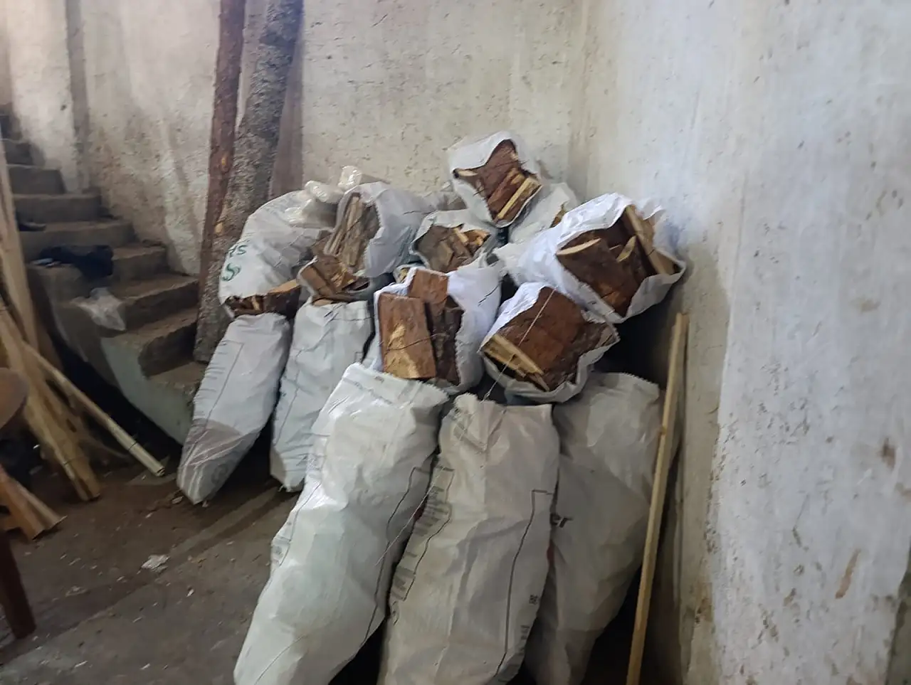 Soğuklar geldi, Ağrı'da yakacak odun satışları hızlandı