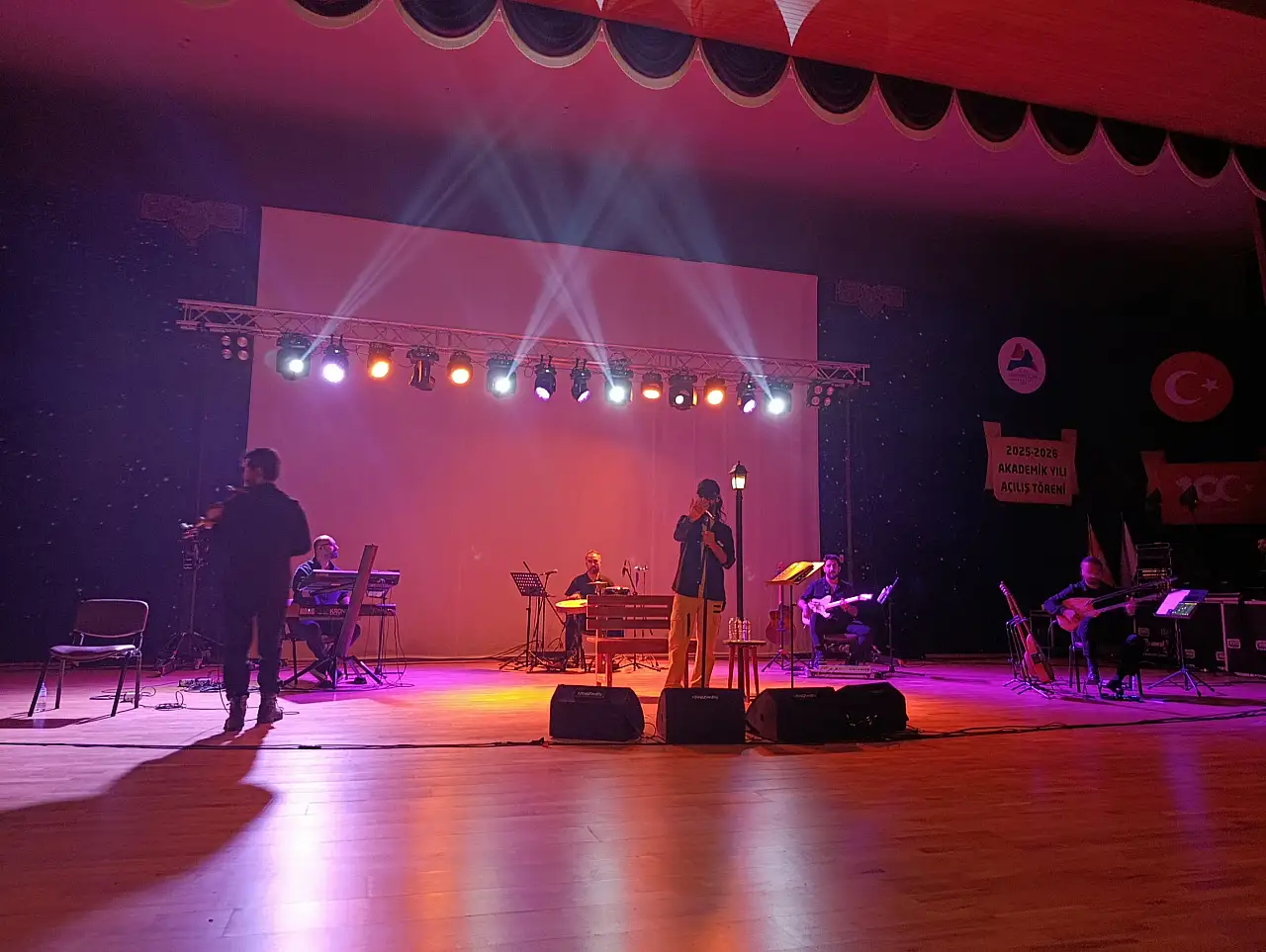 Ağrı'da HiraiZerdüş konseri büyük ilgi gördü