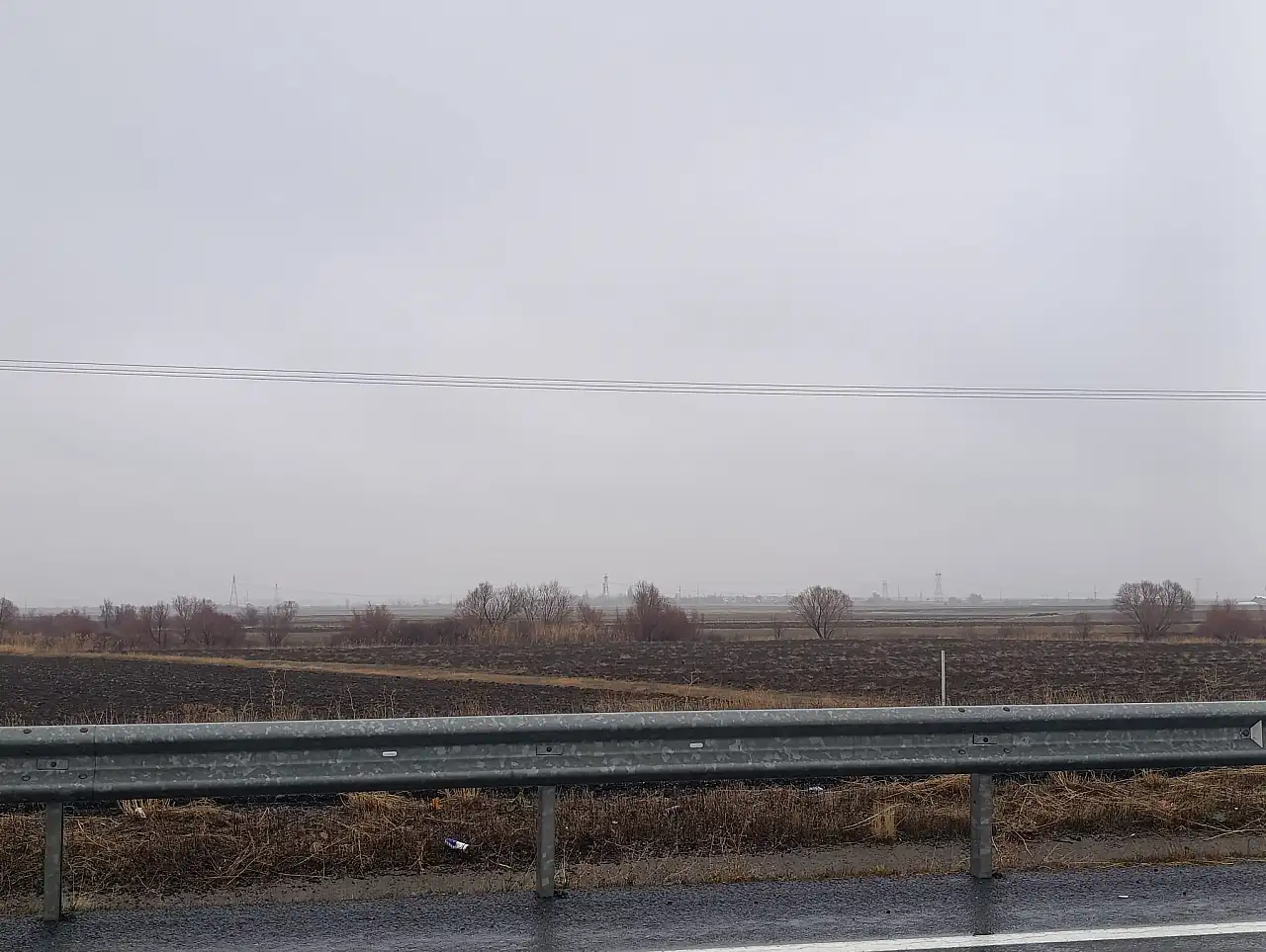 Eleşkirt–Ağrı yolunda sis ve karla karışık yağmur etkili oldu