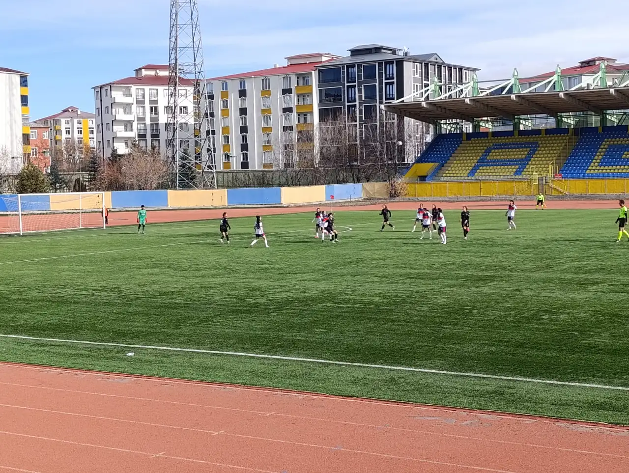Ağrı'nın kızları sahasında golsüz berabere kaldı
