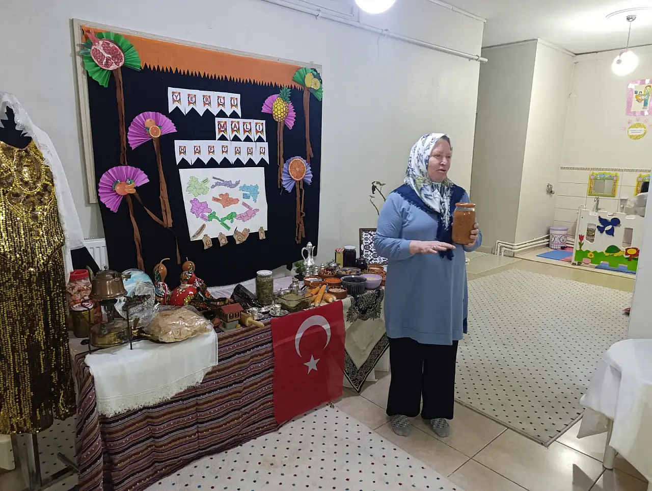 Doğubayazıt'ta çocuklar ve veliler yerli üretimi anlattı