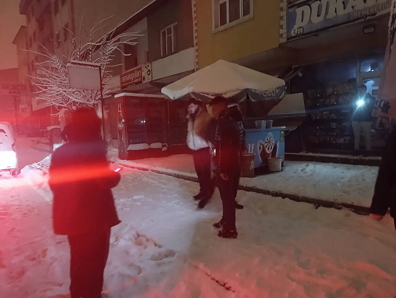 Ağrı'nın birçok mahallesinde elektrik kesintisi yaşandı