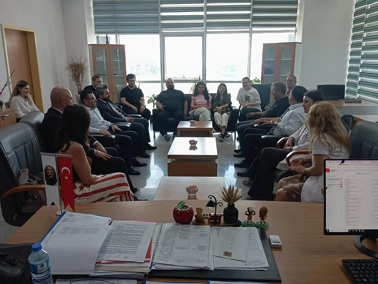 Dr. Mehmet Acu çocuk hekimleriyle bir araya geldi