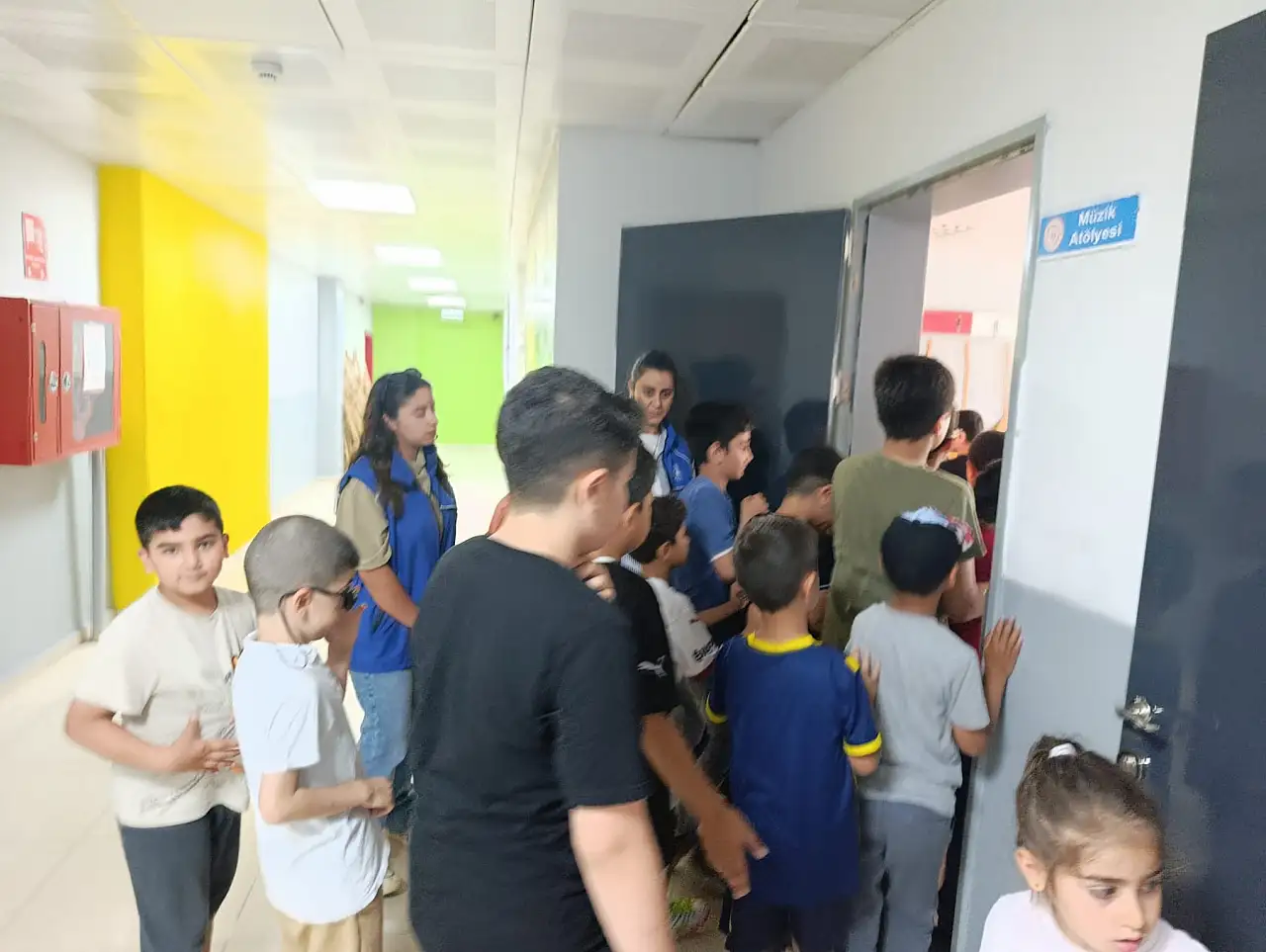 Kur'an kursu öğrencileri Gençlik Merkezi'ni keşfetti