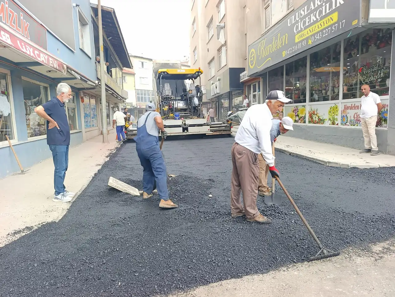 Ağrı'da İş Merkezi çevresi yenilendi! Trafik tek yöne alındı