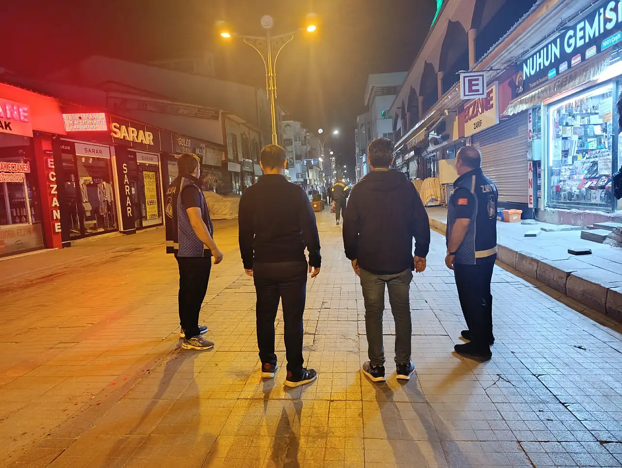 Ağrı zabıtası gece gündüz sahada