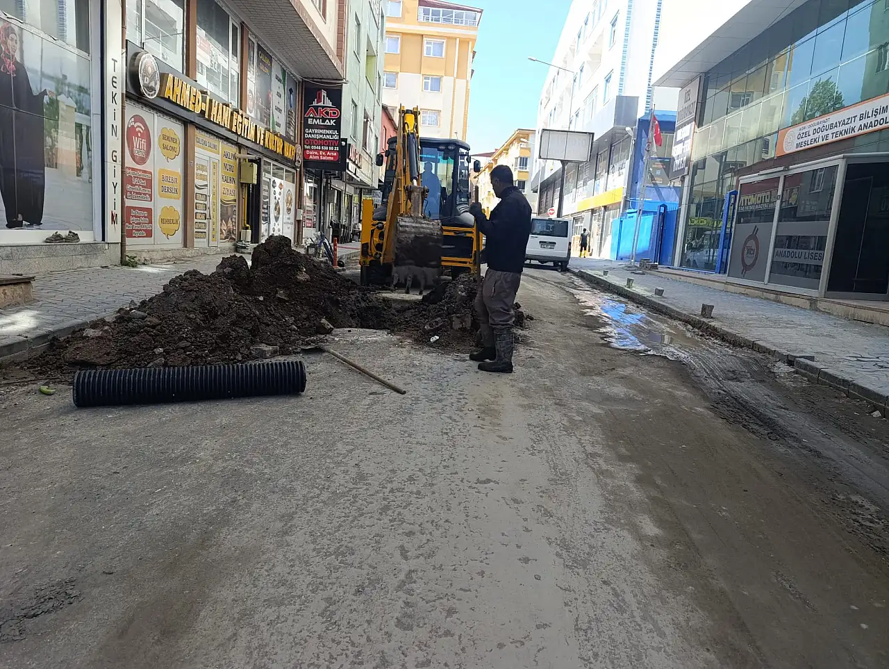 Doğubayazıt'ta yollar sokak sokak yenileniyor