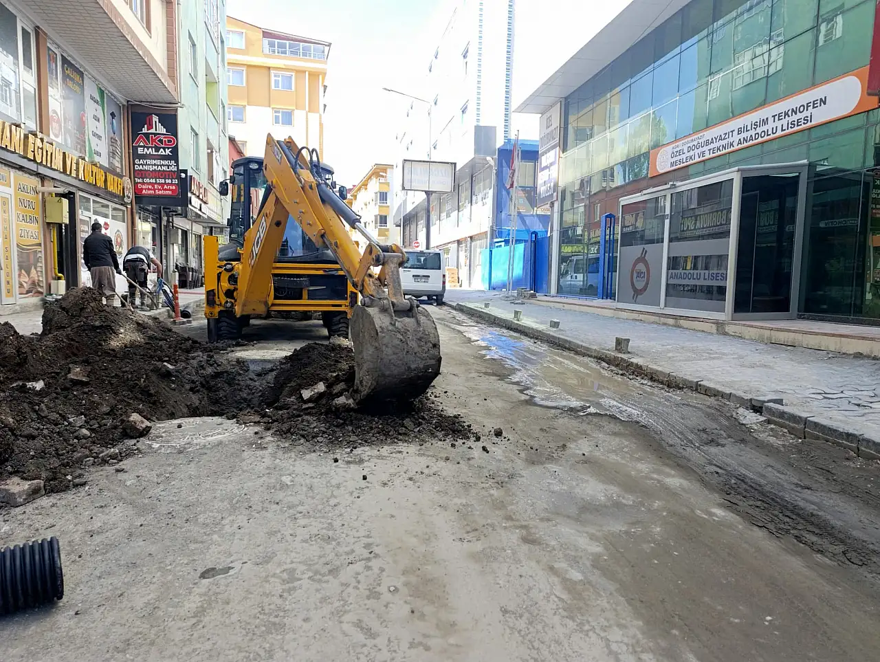 Doğubayazıt'ta yollar sokak sokak yenileniyor