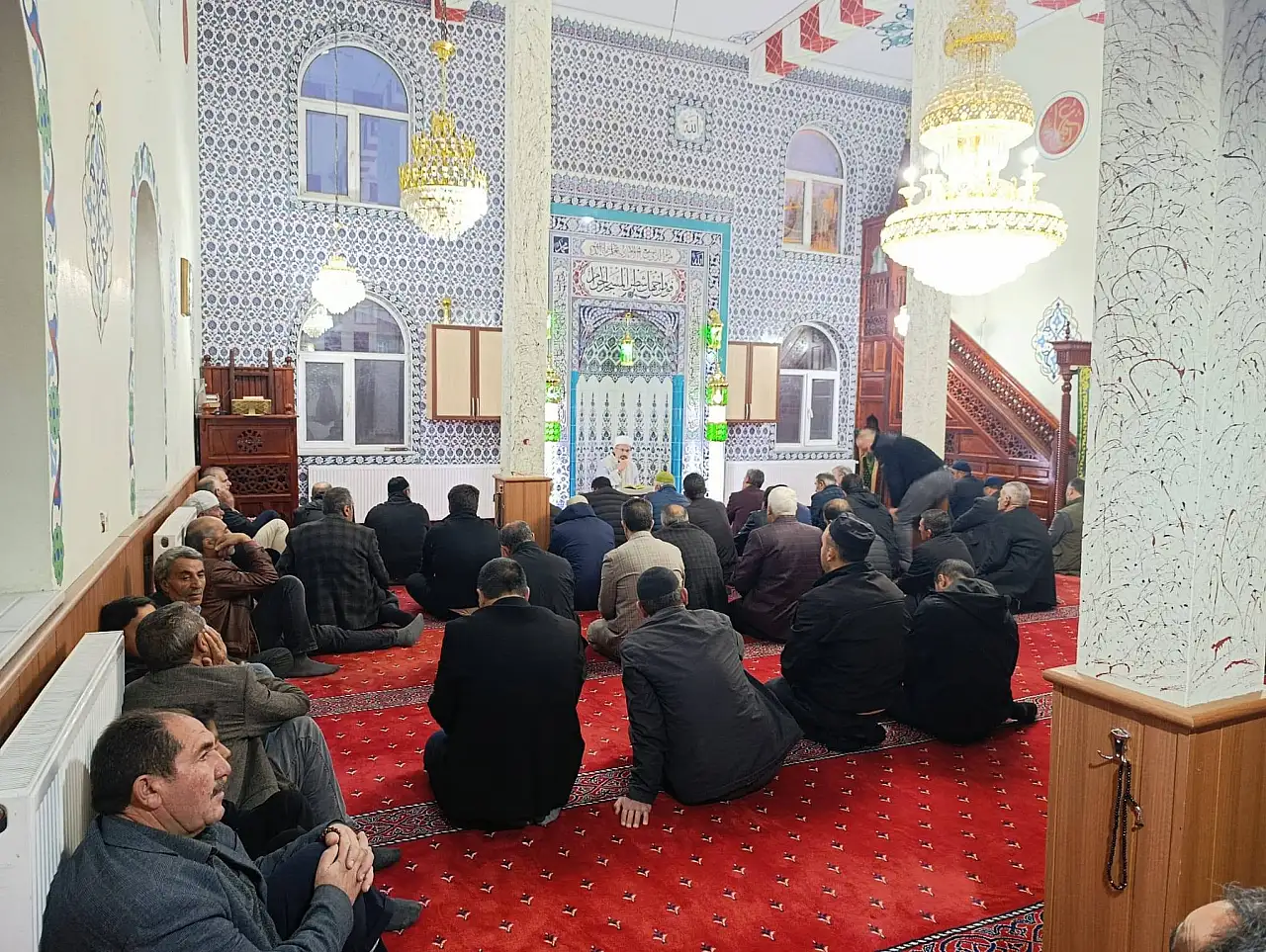 Eleşkirt'te sabah namazında buluştular, helise ikramıyla gönülleri ısıttılar