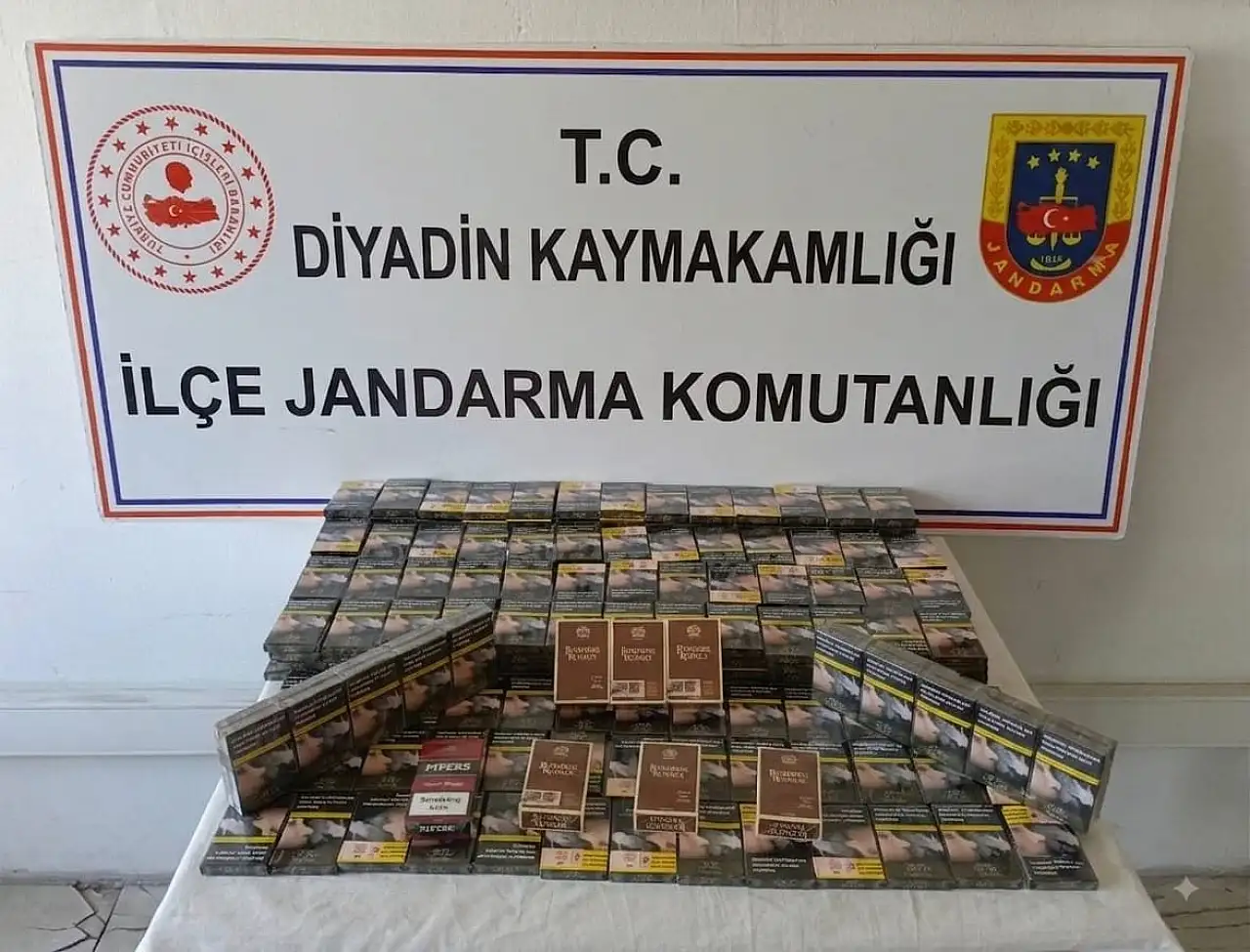 Diyadin'de çekicide kaçak sigara ele geçirildi