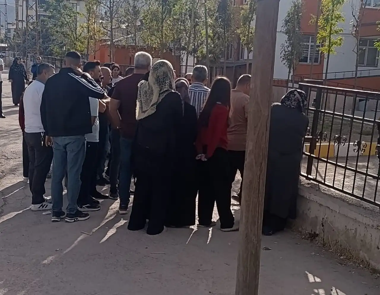 Van'da okulda şoke eden olay: Öğrenci tüfekle geldi