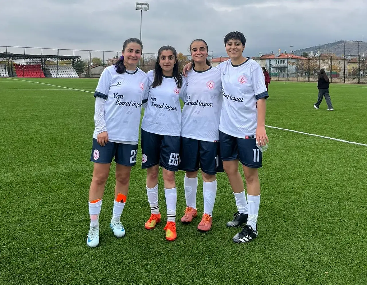 Zorluklar onları durdurmadı: Ağrı'nın güçlü kadınları Erzincan'da fark yarattı!