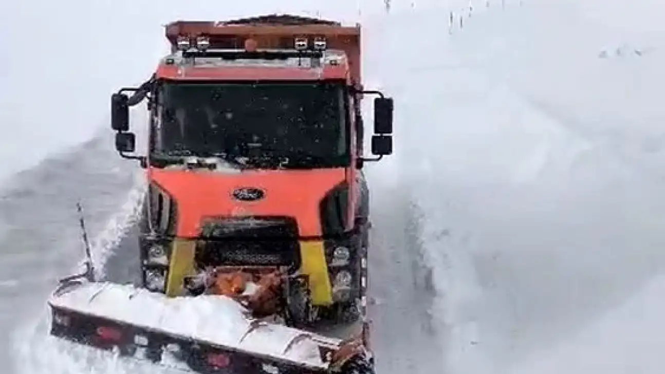 Ağrı-Kağızman kara yolunda yoğun tipi