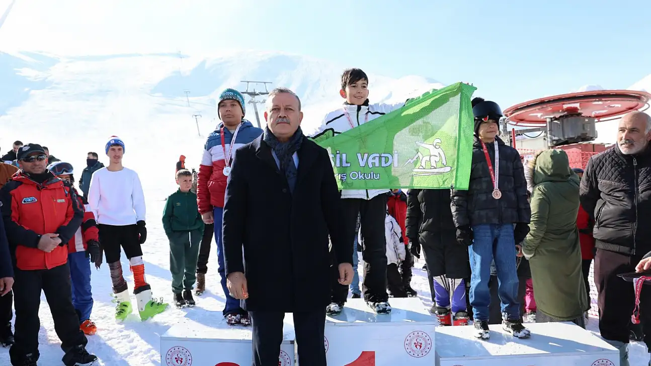 Bitlis'te Kış Sporları İl Birinciliği Müsabakaları Tamamlandı