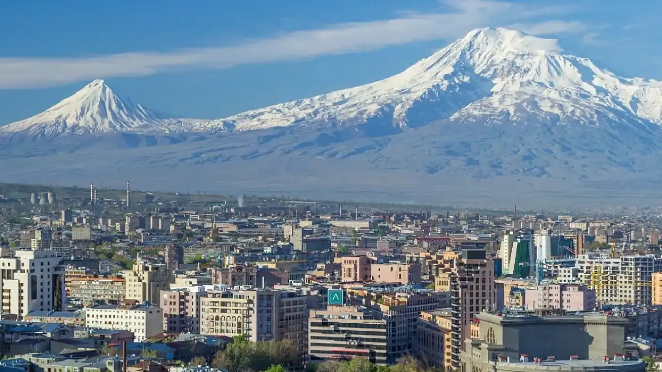 Ermenistan pasaportlarından Ağrı Dağı sembolü kaldırıldı