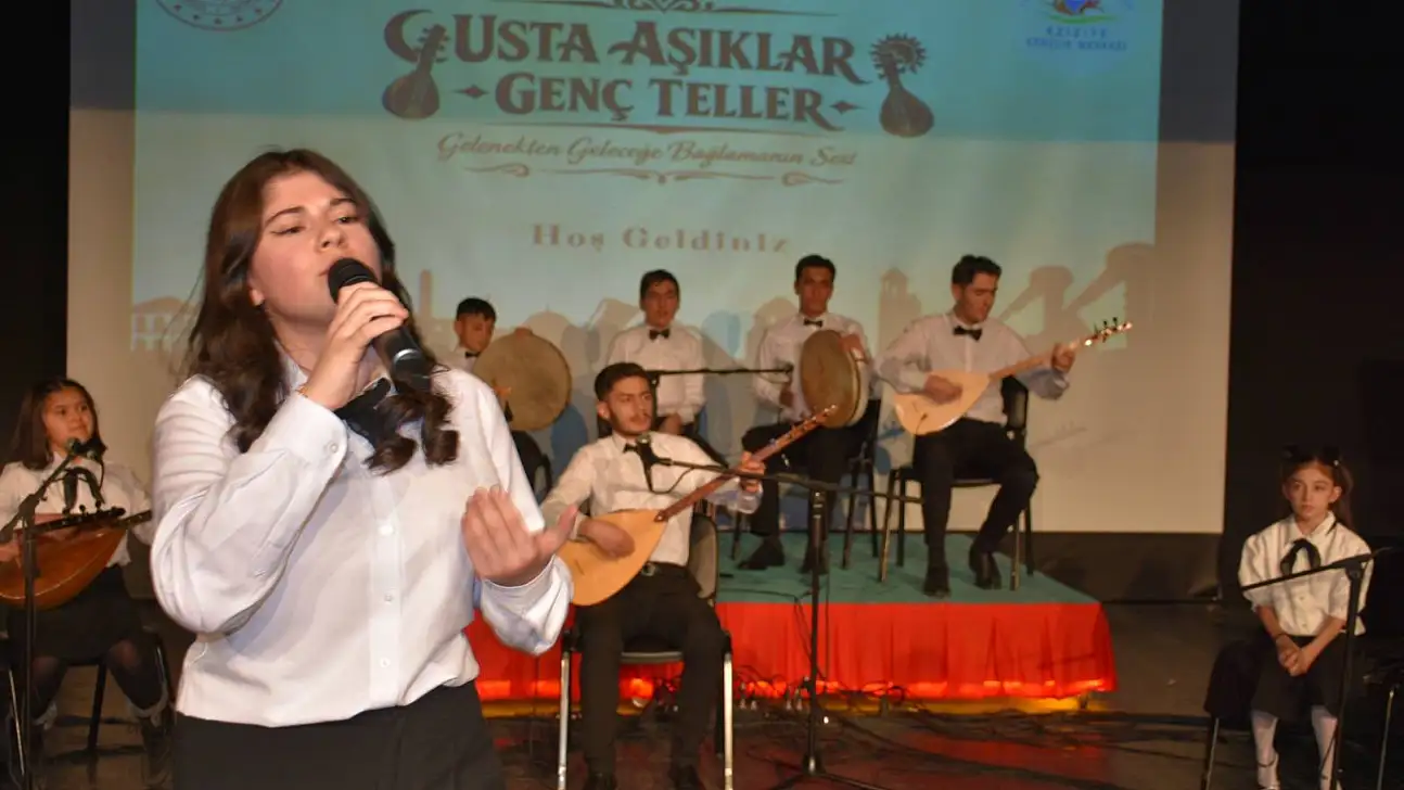 Erzurum Aziziye Gençlik Merkezi'nde Türkülerle Dolu Gece