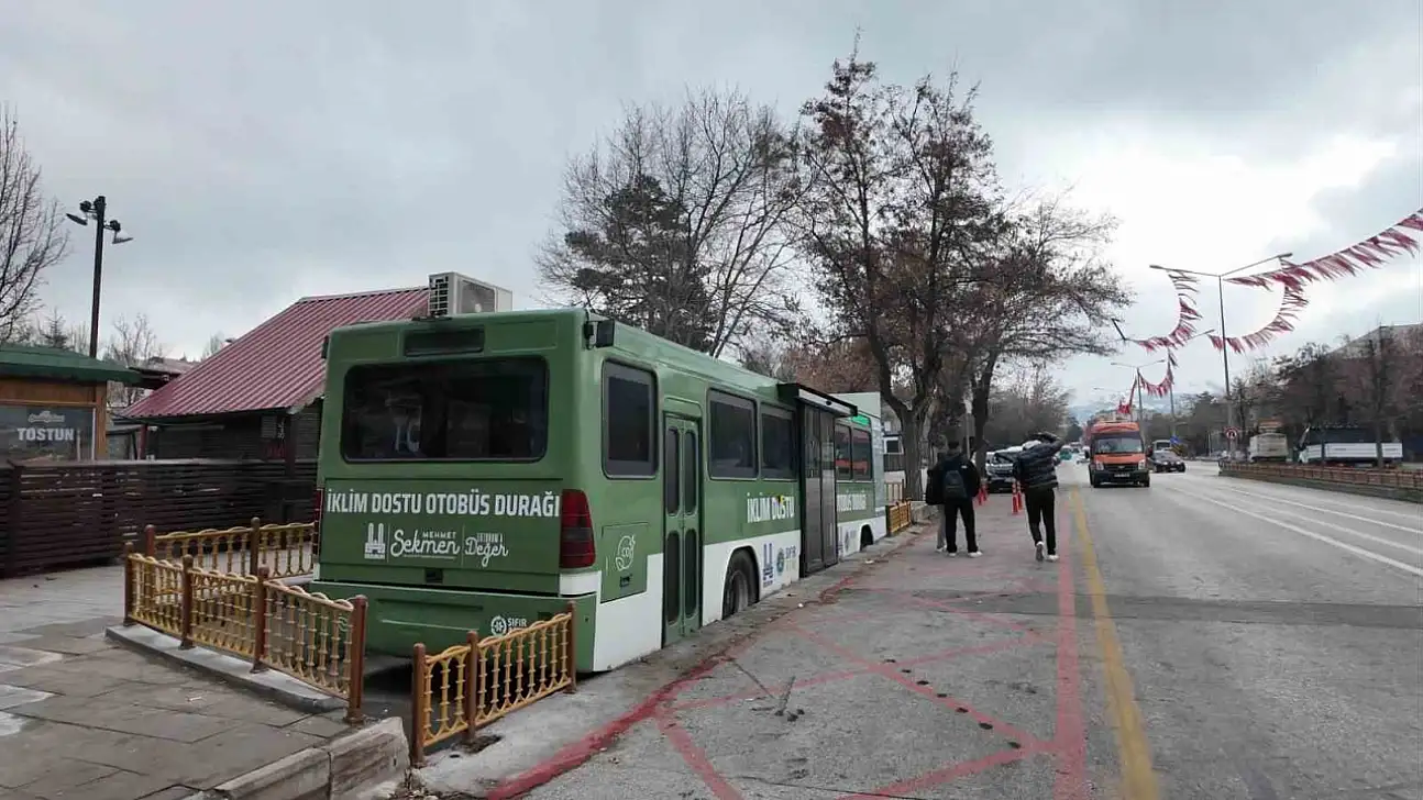 Erzurum'da Geri Dönüşüm Temalı Otobüs Durağı, Türkiye birincisi oldu!