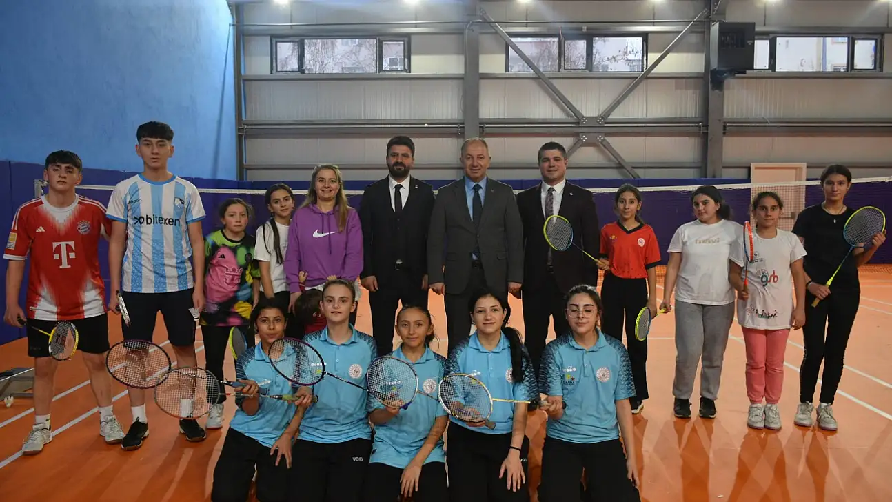 Erzurum'da Yeni Spor Salonlarında İlk Antrenman Badmintonla Başladı
