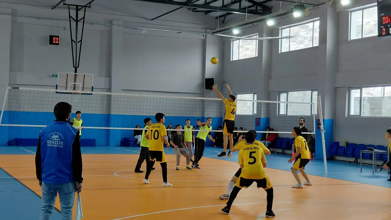Erzurum Olur'da Etkinlik Haftası Kapsamında Voleybol Turnuvaları Düzenlendi