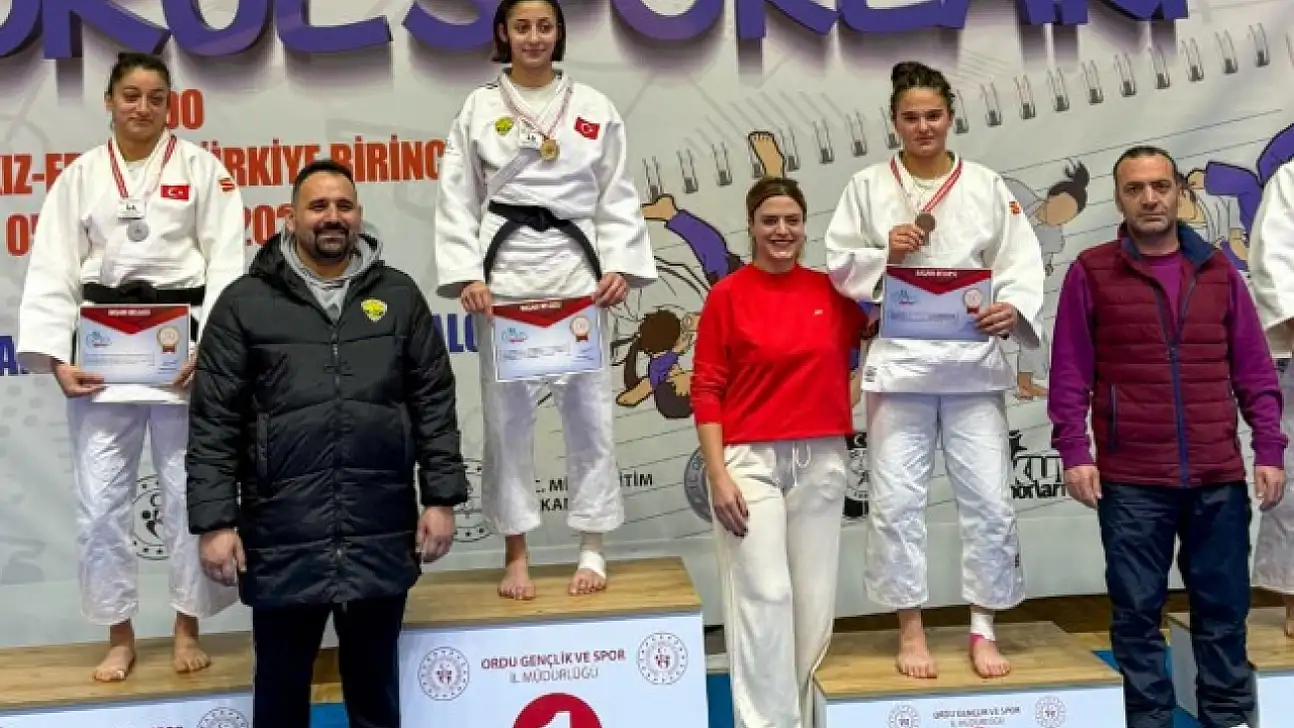 Semanur Kolçu'dan Türkiye Üçüncülüğü