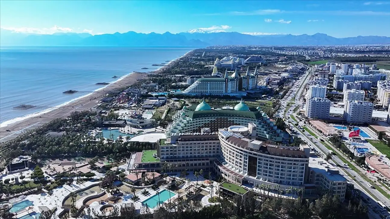 Türkiye turizmde krizlere rağmen nasıl rekor kırdı?