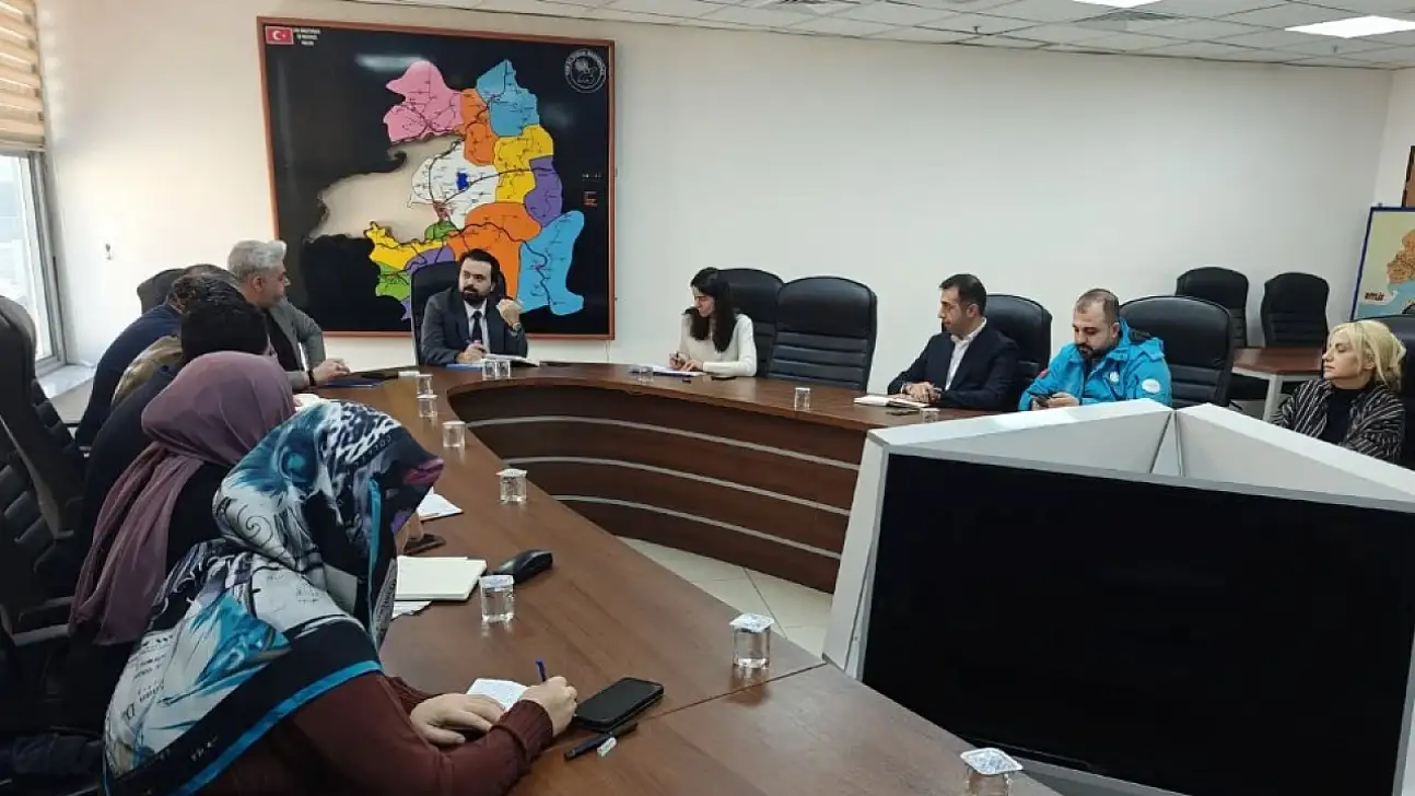 Van İl Sağlık Müdürlüğü'nde Haftalık Değerlendirme Toplantısı Yapıldı