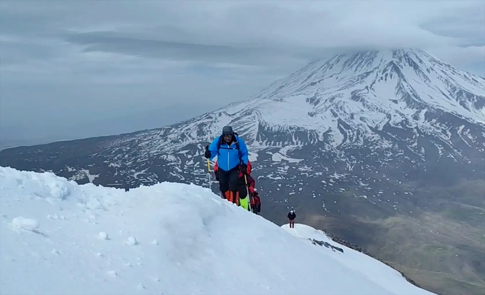 Küçük Ağrı'da 106 yürek, 106 adım: Bayram coşkusu zirveye taşındı