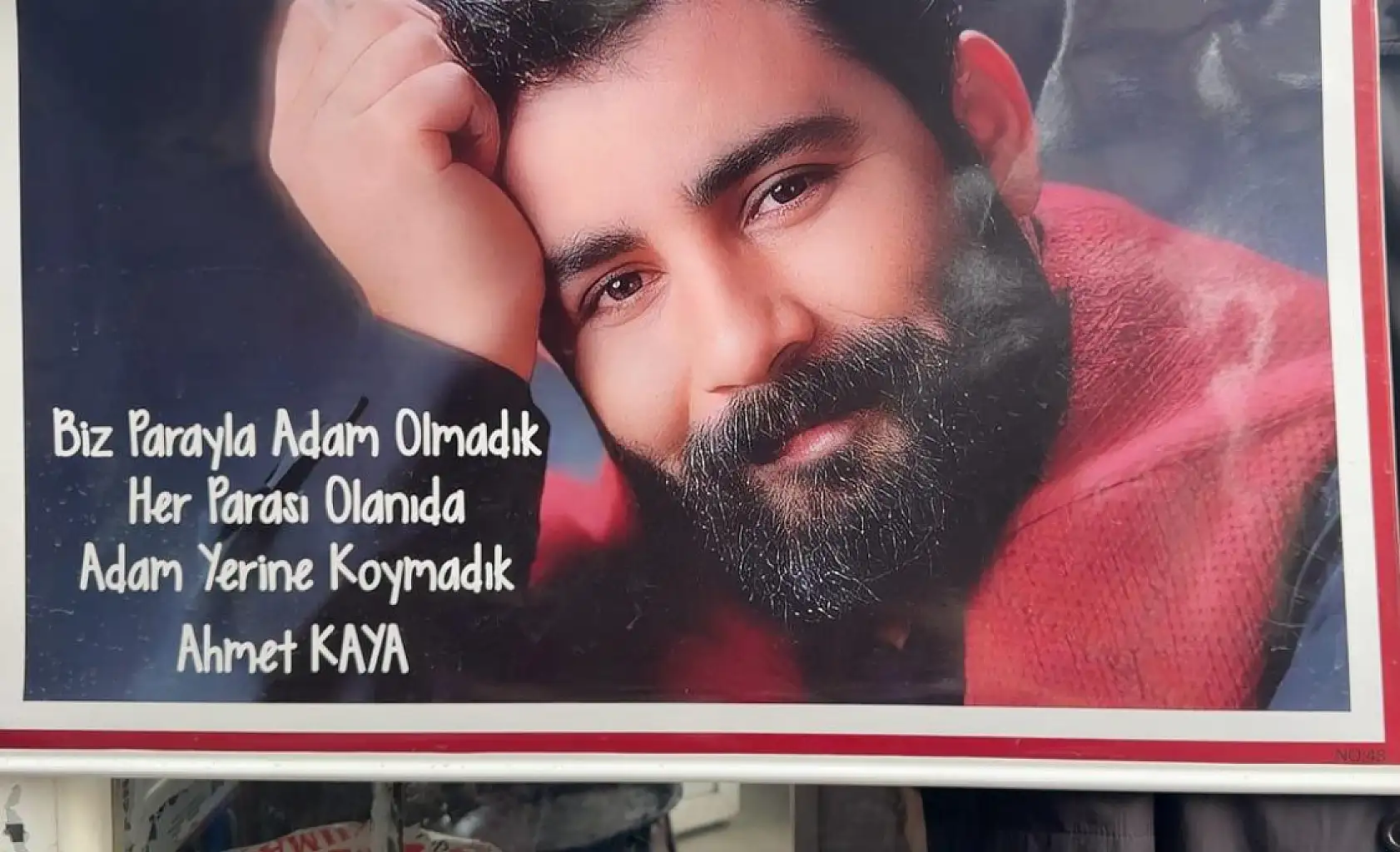 Ağrılı esnaf pazar tezgahında dengbej sesleriyle müşterini karşılıyor