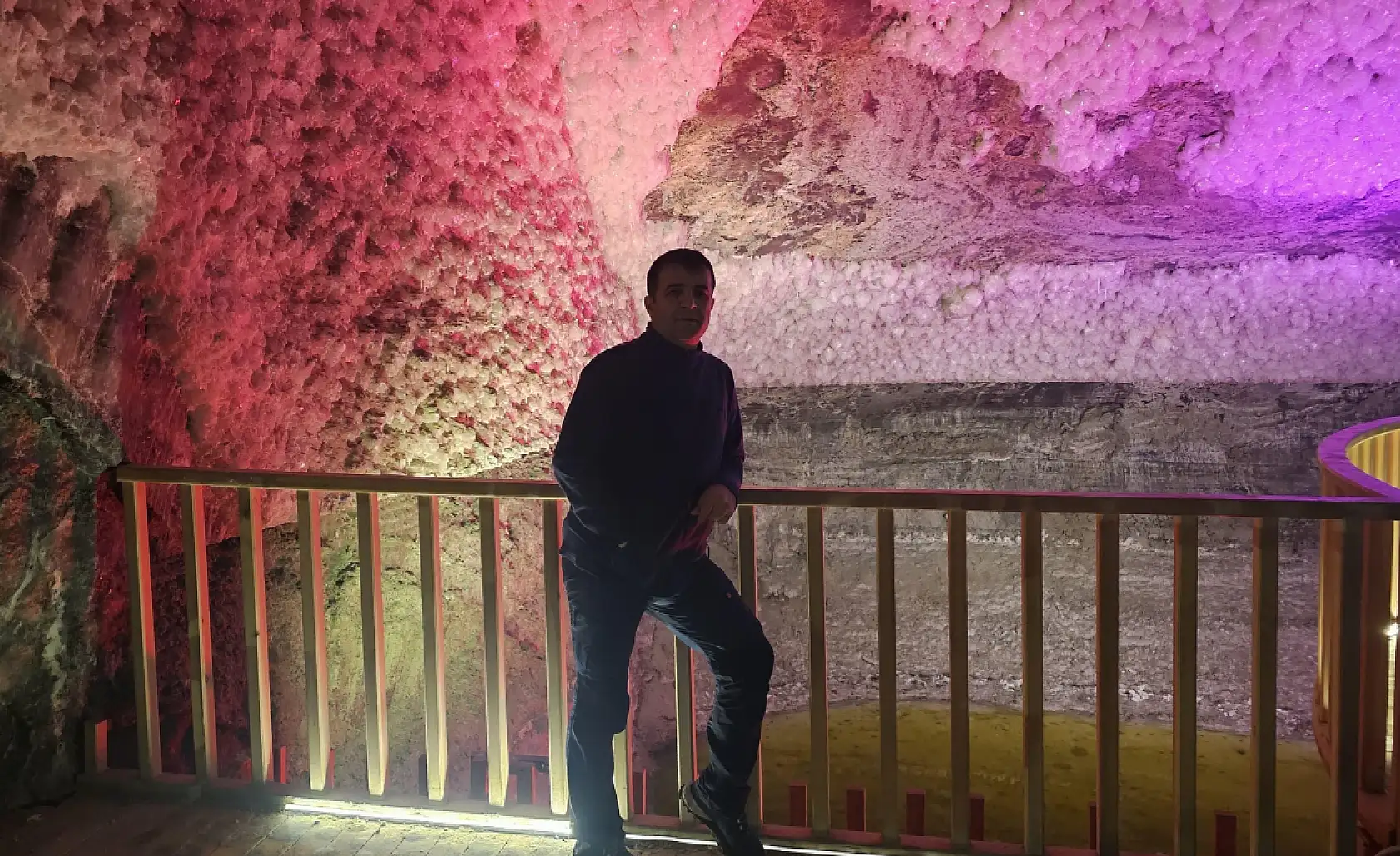 Bazid dağcıları Tuzluca tuz mağaralarında keşif yaptı