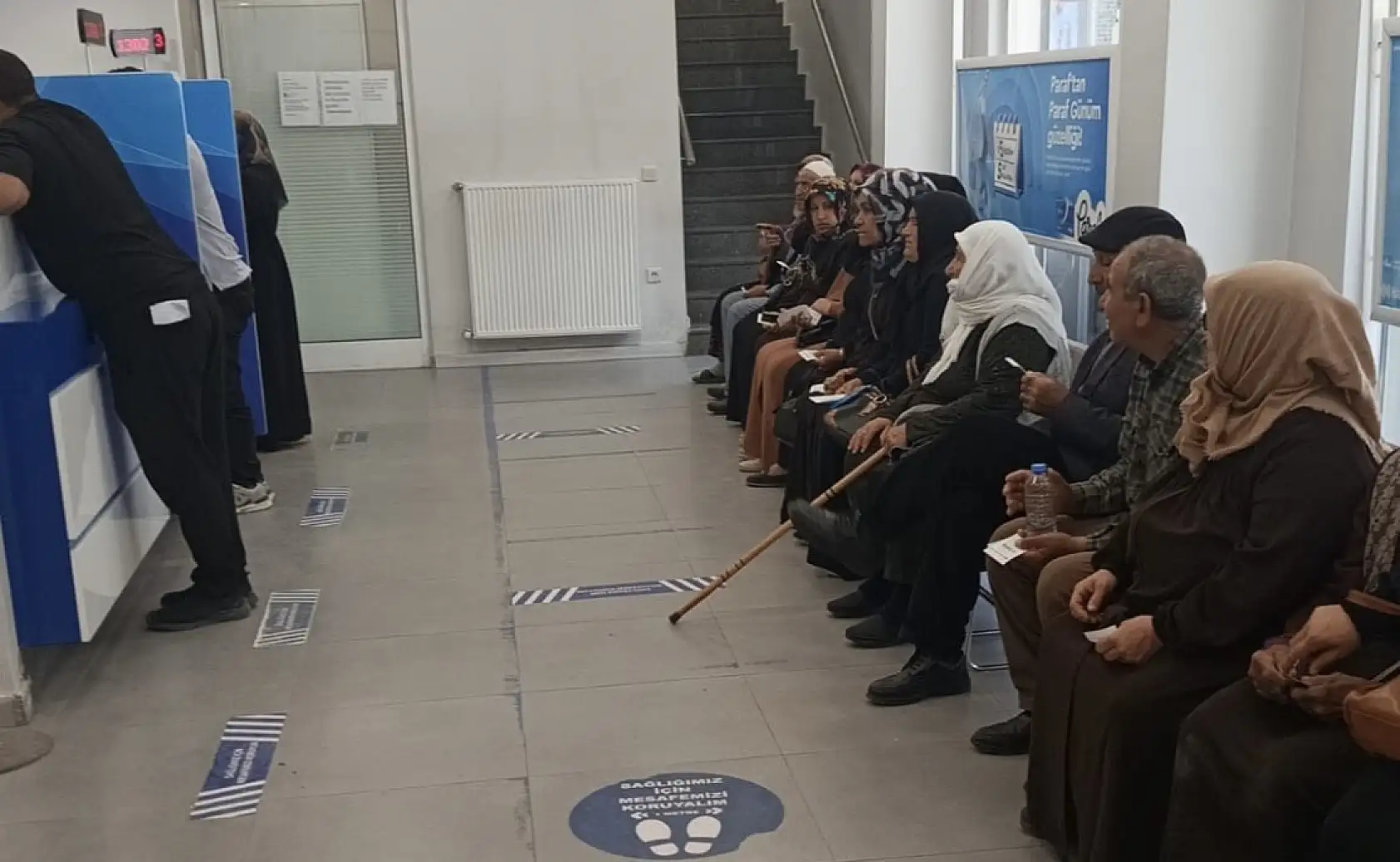Ağrı Halkbank yoğunluğu azaltmak için hafta sonu da hizmet veriyor
