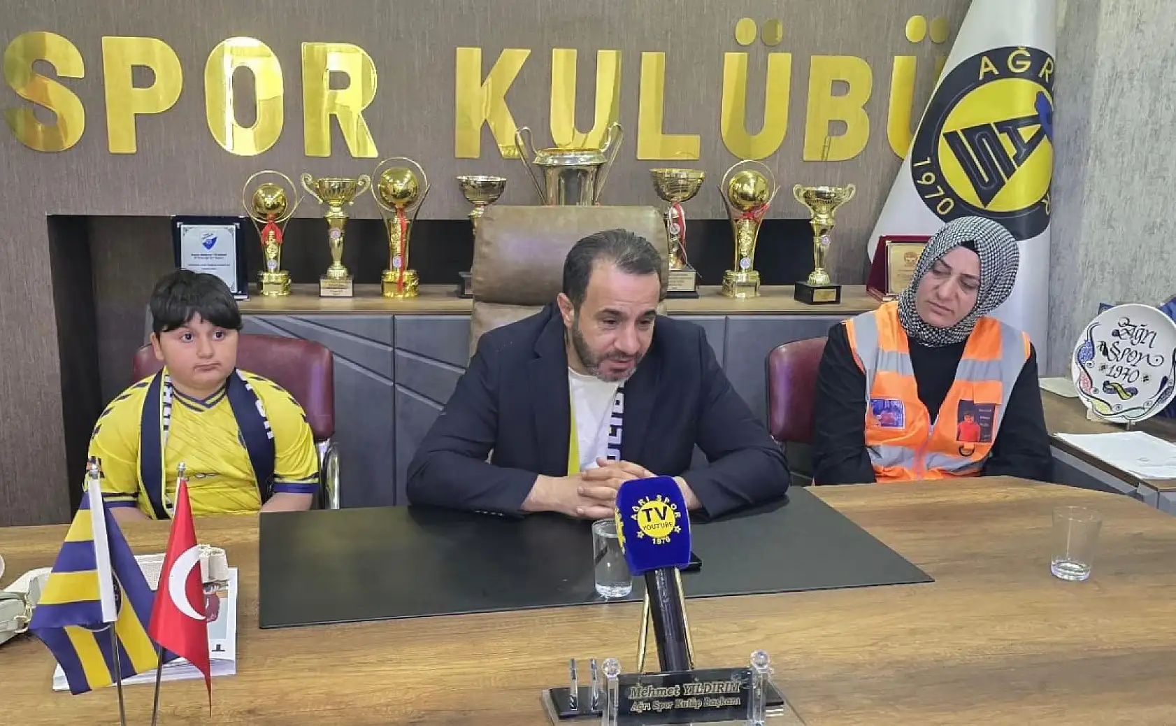 DMD hastası Muhammed'e Ağrı Spor'dan moral desteği