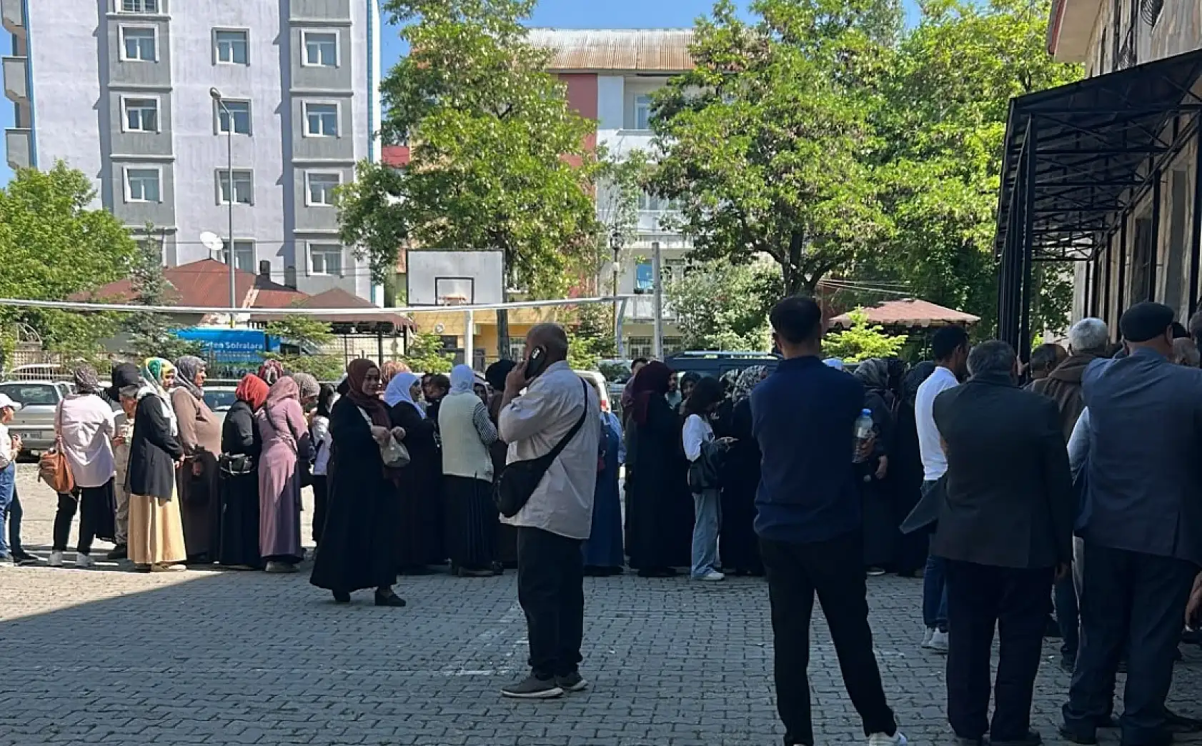 Ağrı'da Aile kartları için yurt binası geçici başvuru merkezi oldu