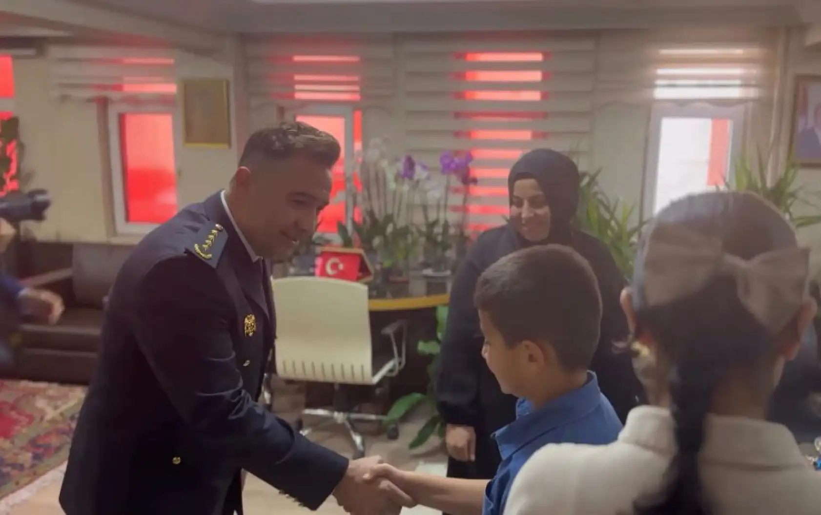 Ağrı'da Küçük Asmin'in duygulandıran Atatürk sevgisi