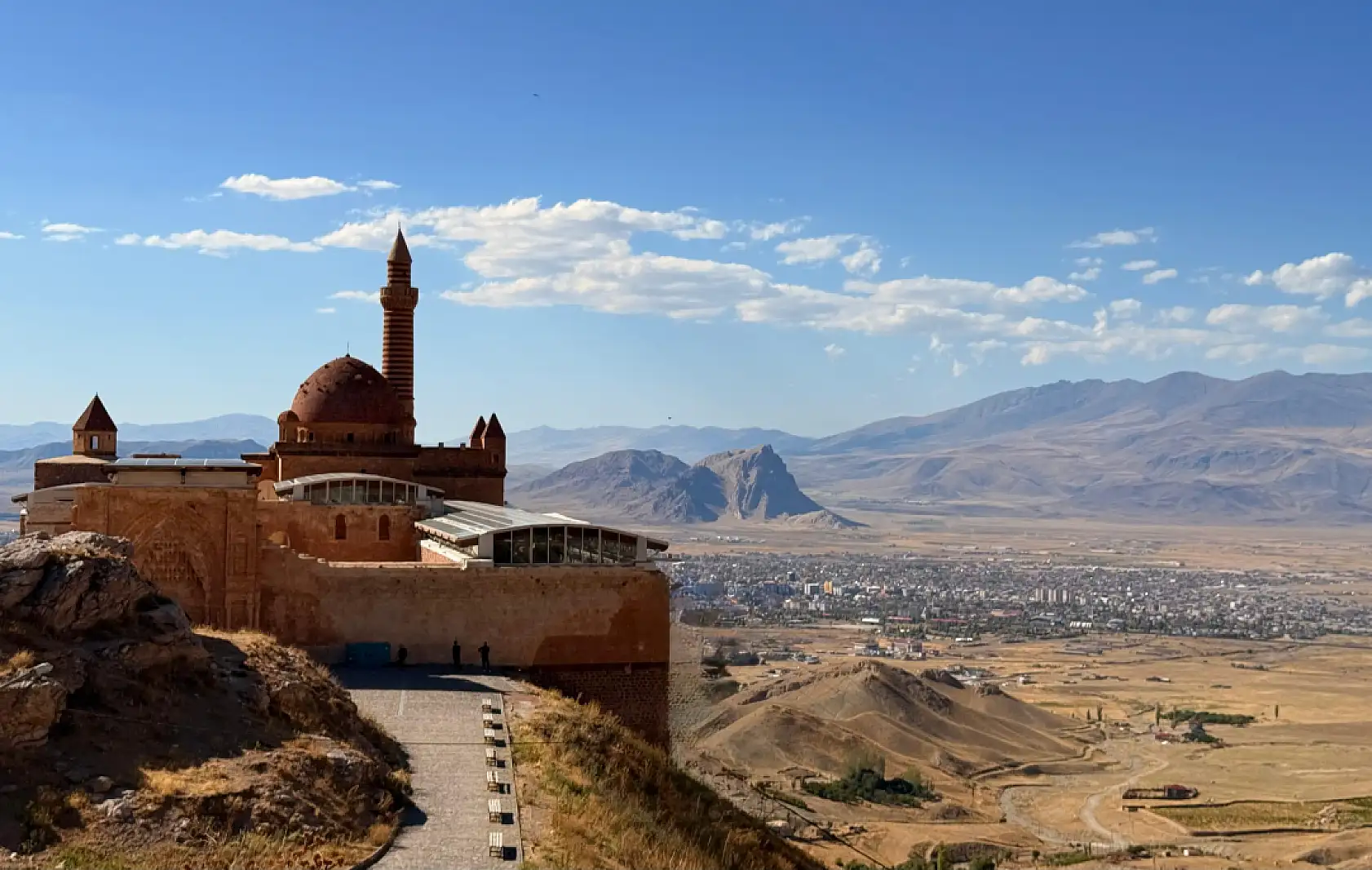 Turistlerin gözdesi olan saray, bu kez çiftlerin uğrak noktası oldu
