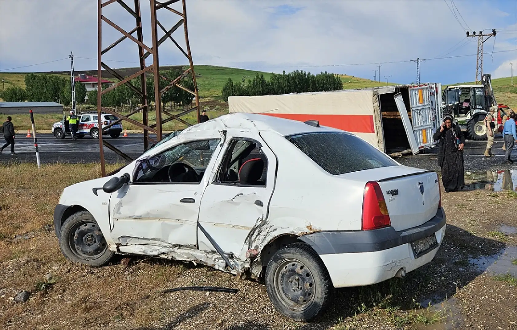 Patnos'ta can pazarı: Tır motosikletin üzerine devrildi, 1 ölü