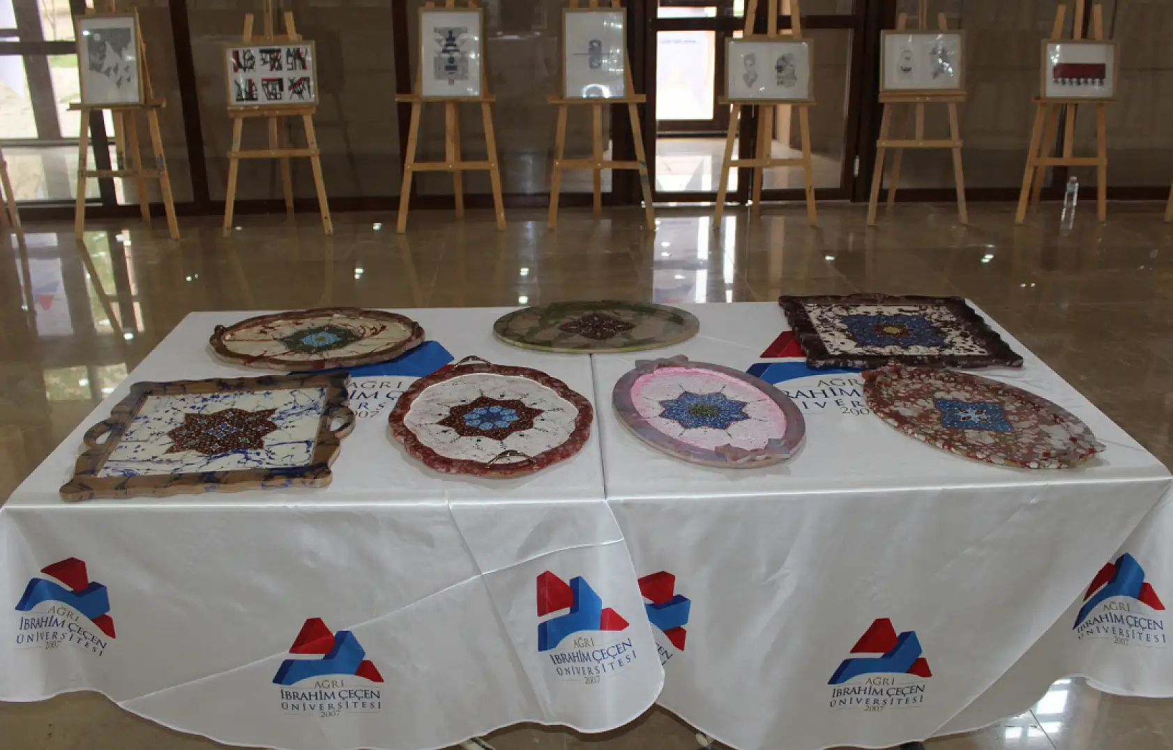 Ağrı'da öğrencilerden hayran bırakan mezuniyet sergisi