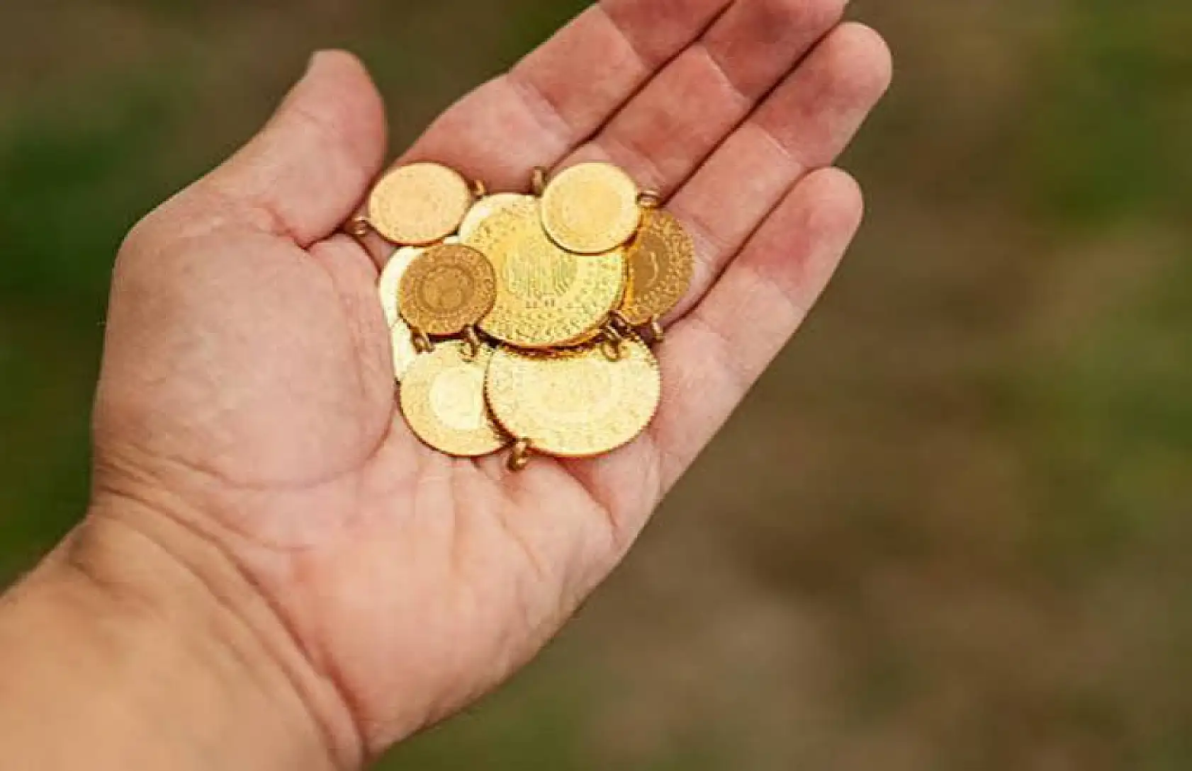 Altında sert düşüş: Gram ve çeyrek altın geriledi