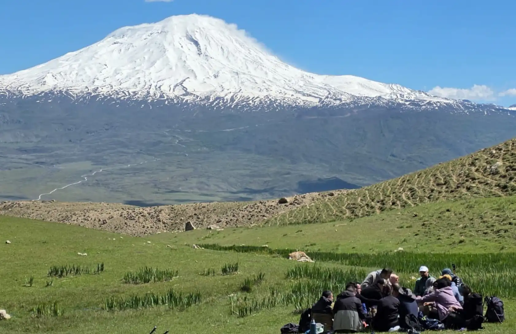 Ağrı Dağı'nın eteklerinde Kotiz Yaylası'nı keşfettiler