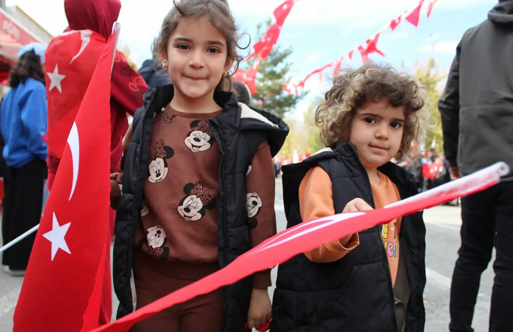 Cumhuriyet'in ışığı Ağrı'da parladı, 102.yıl gururu tüm şehri sardı