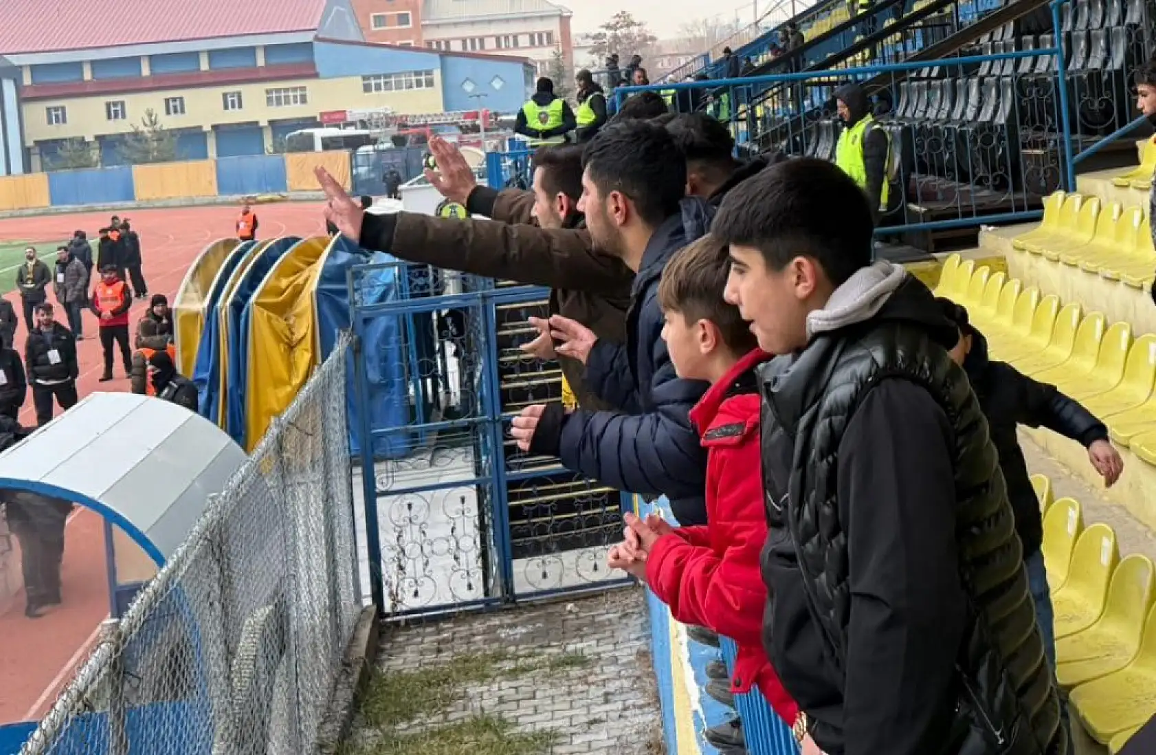 Ağrı Spor evinde kaybetti, taraftar 'canınız sağ olsun' diyerek moral verdi