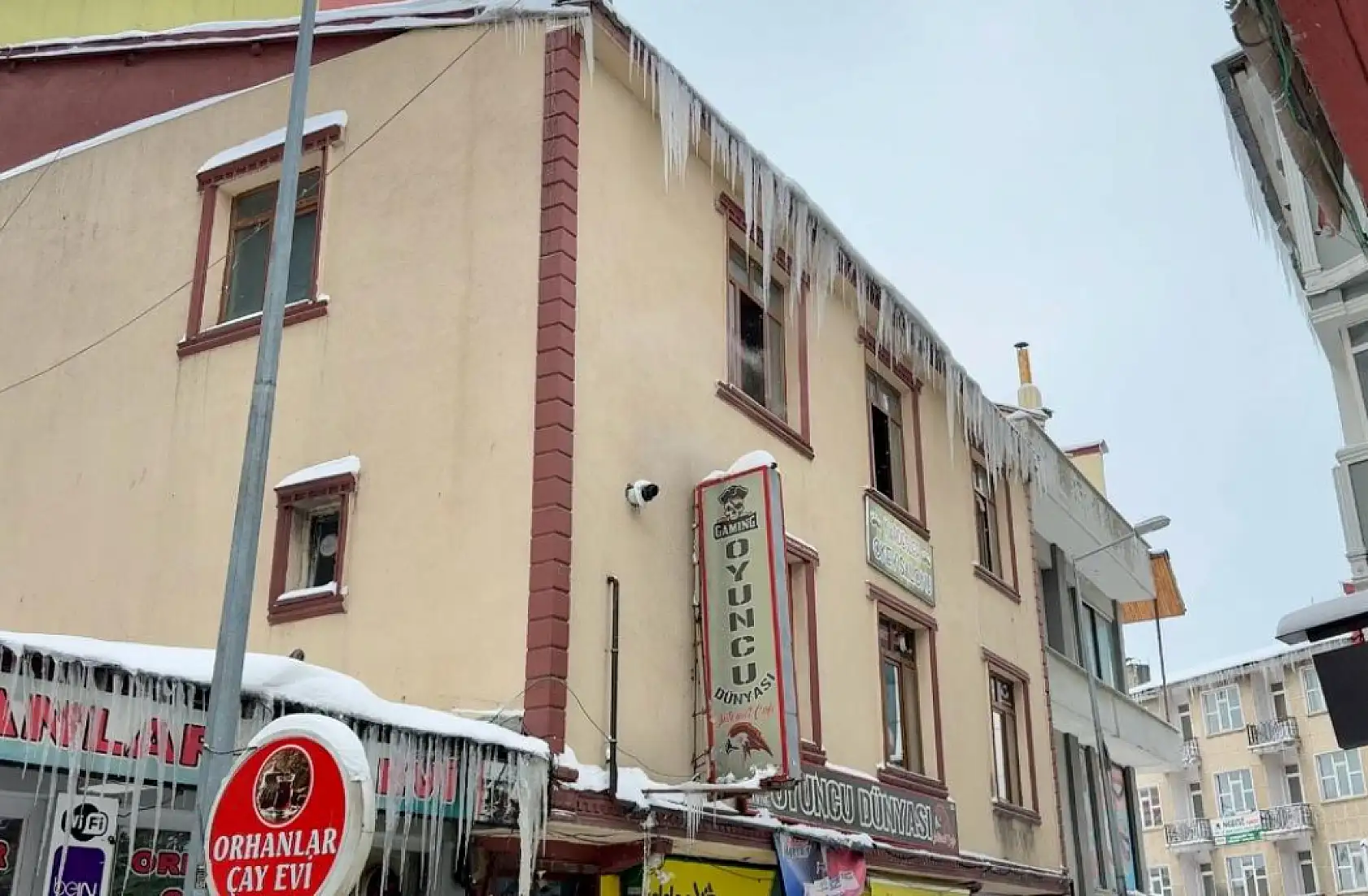 Ağrı'da buz mesaisi