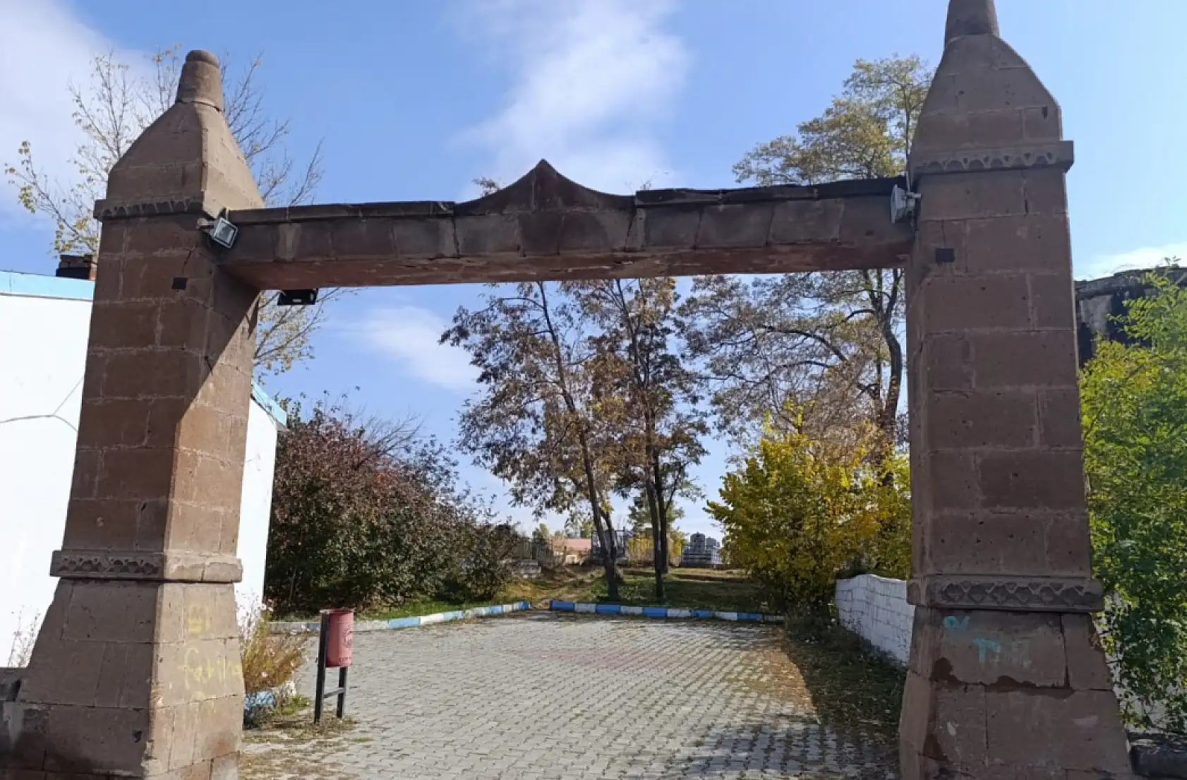 Ağrı'da cuma gününün geleneksel mezarlık ziyaretleri azaldı