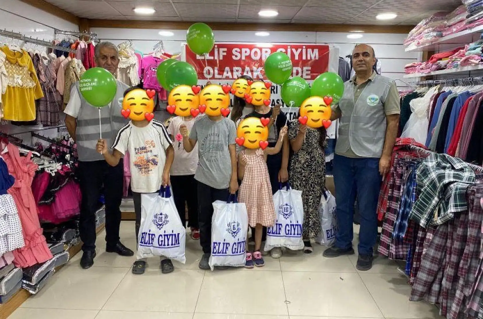 Patnos İyilik Elçileri Derneği öğrencilerin yüzünü güldürdü