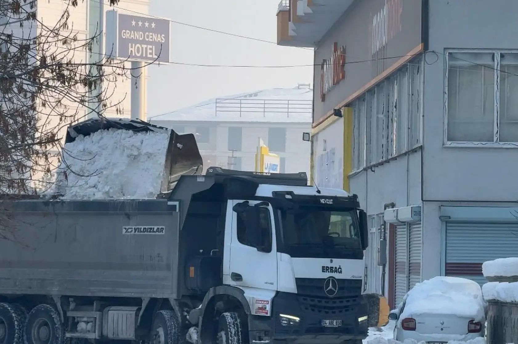 Ağrı'da sokak sokak kar mesaisi