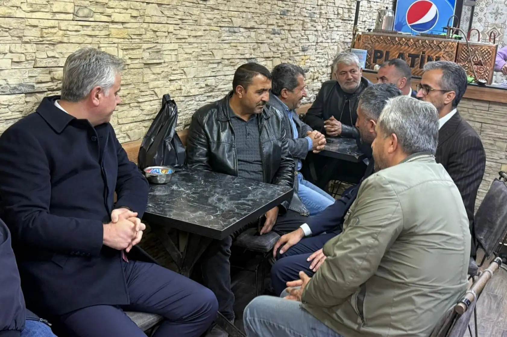 AK Parti Genel Başkan Yardımcısı Yalçın, Ağrı'da esnafın nabzını tuttu