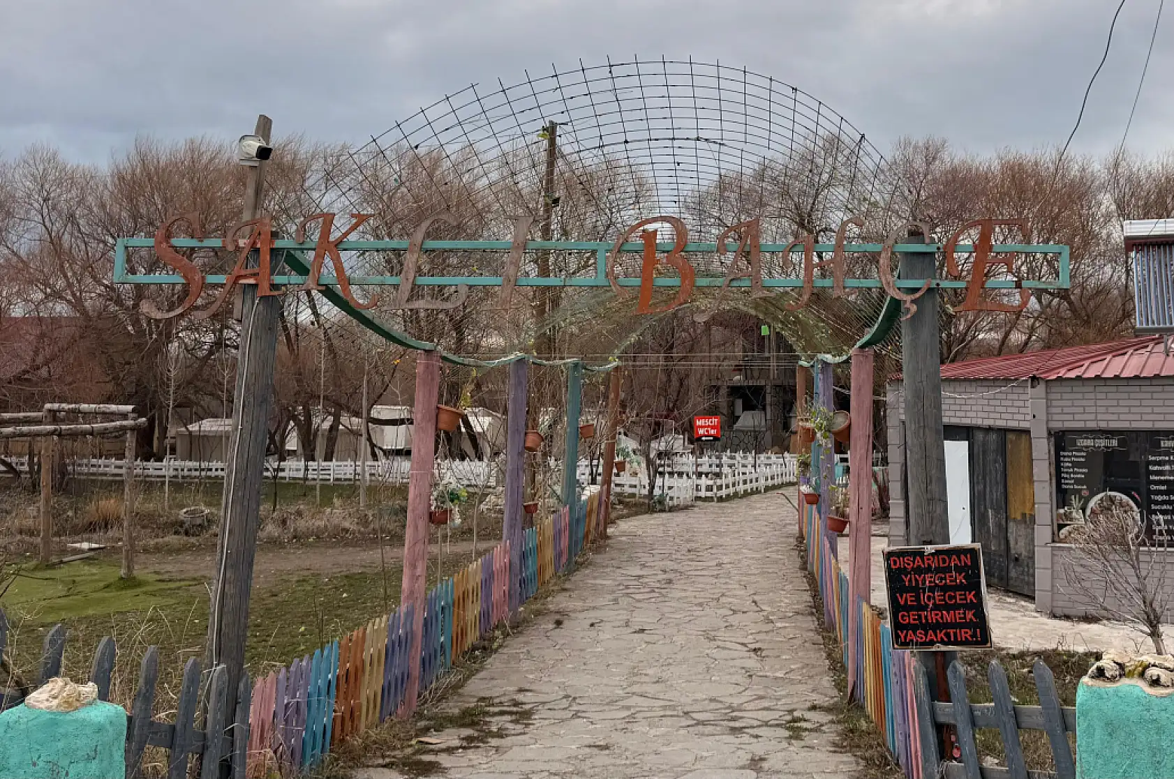 Ağrı Saklı Bahçe'de bahar başladı ördek yavruları doğaya renk kattı