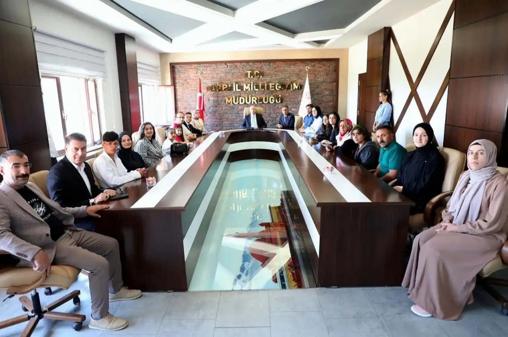 Doğubayazıt'tan Ağrı birinciliği: Şiir video yarışmasında büyük başarı