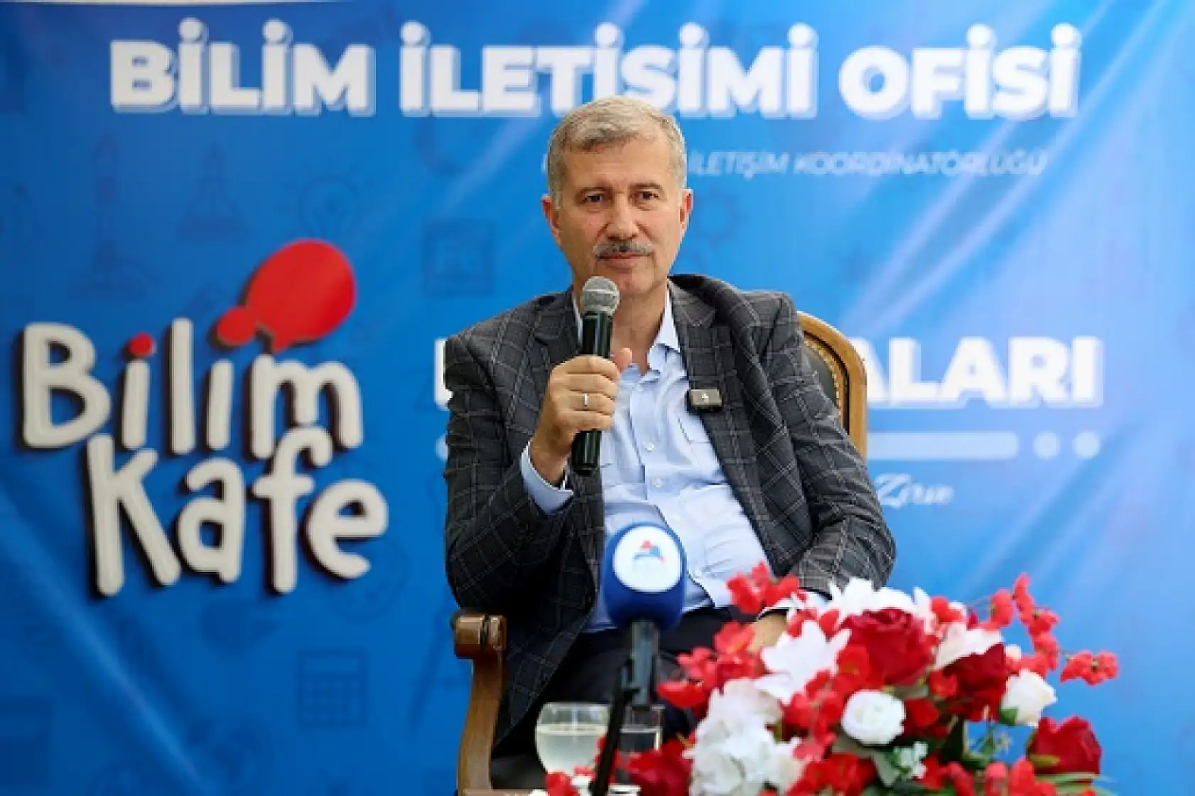 Rektör Gülçin gençlerle bu kez Ağrı Dağı eteğinde buluştu