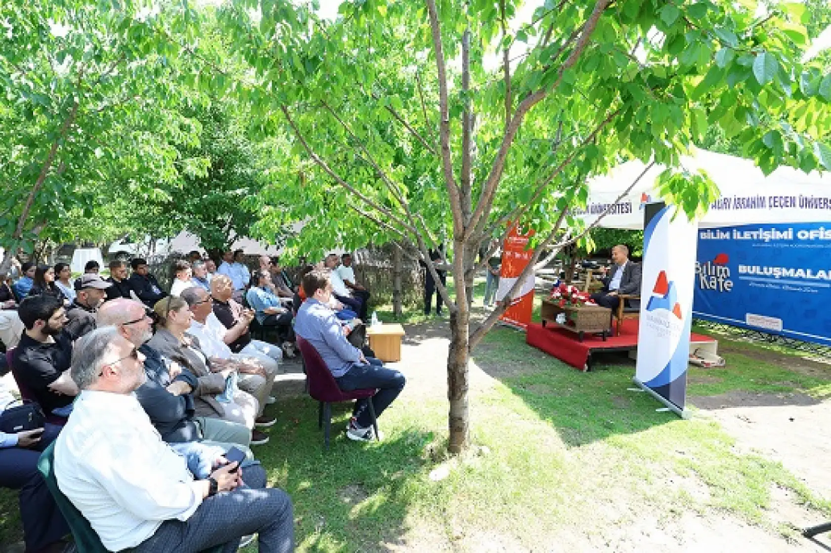 Rektör Gülçin gençlerle bu kez Ağrı Dağı eteğinde buluştu