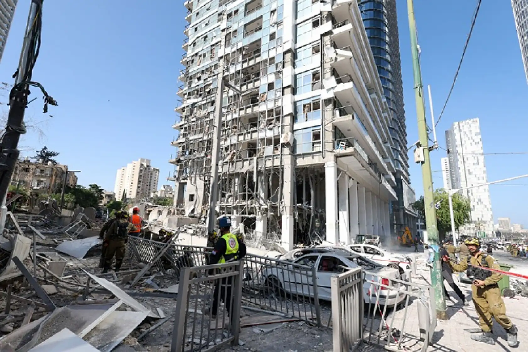 Tel Aviv'e füze yağdı: Çatışmanın 7. gününde kritik gelişmeler
